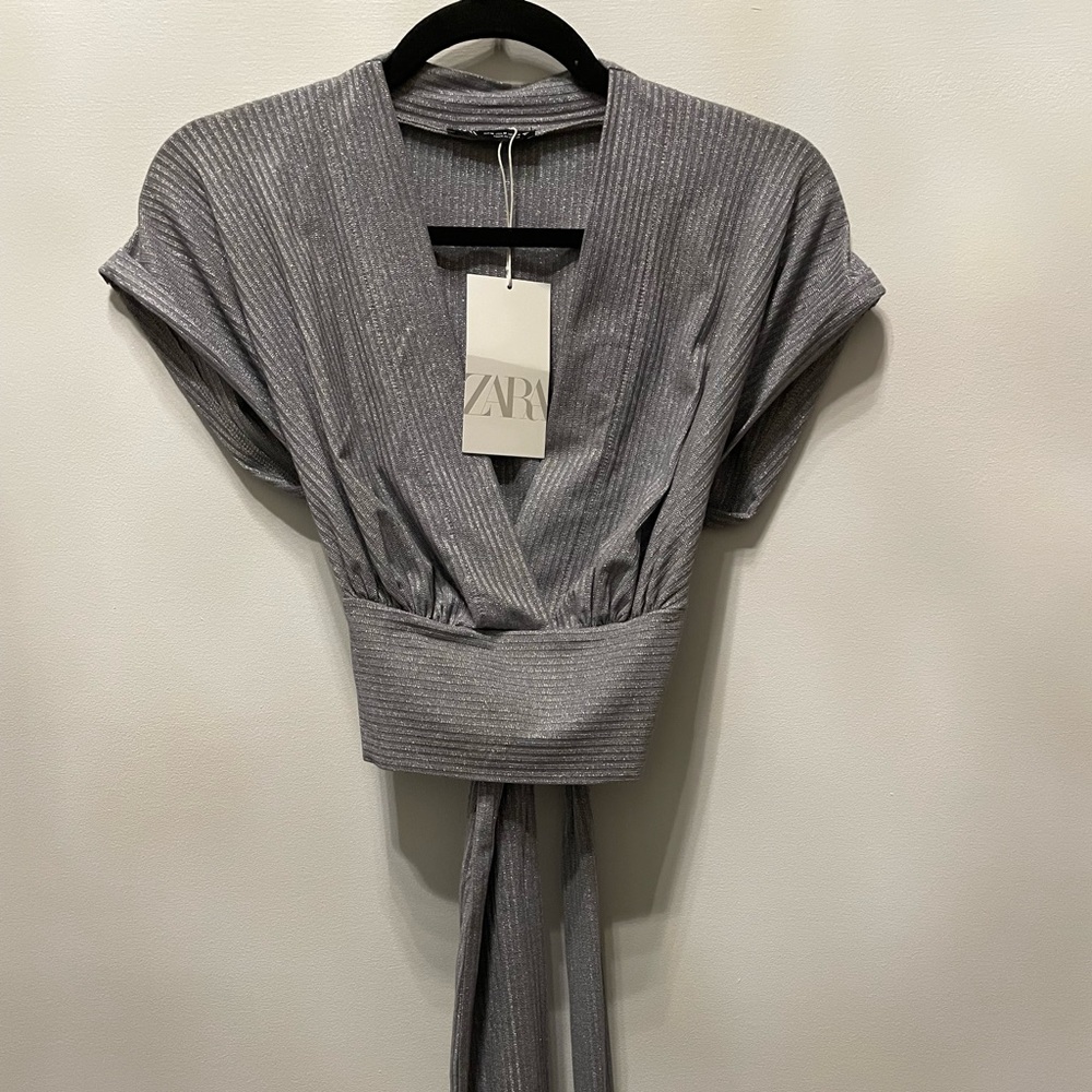 Zara Woman metallic thread T-shirts tied bow short sleeve